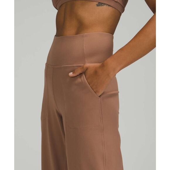 Lululemon Align Wide Leg Super High Rise Crop 23” in Cacao Size 8 - Picture 3 of 9